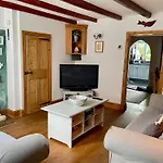 Gowland Cottage, Old Town,